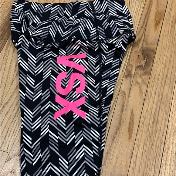 Pink workout bundle /VSX crop workout leggings - Picture 3 of 5